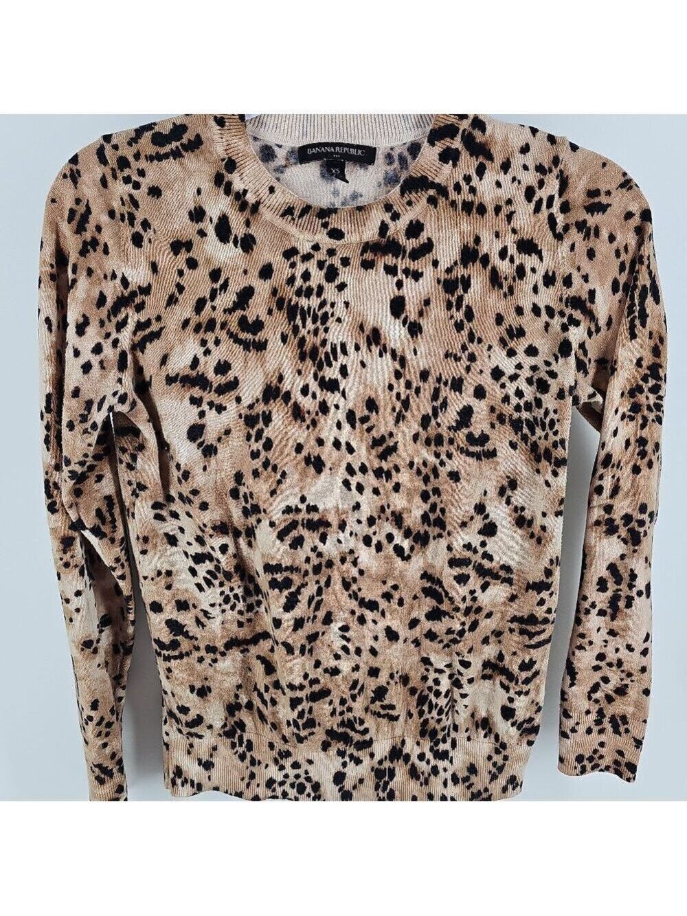 Banana Republic Leopard Print Sweater XS Tan Black Cotton Crewneck - Picture 2 of 9